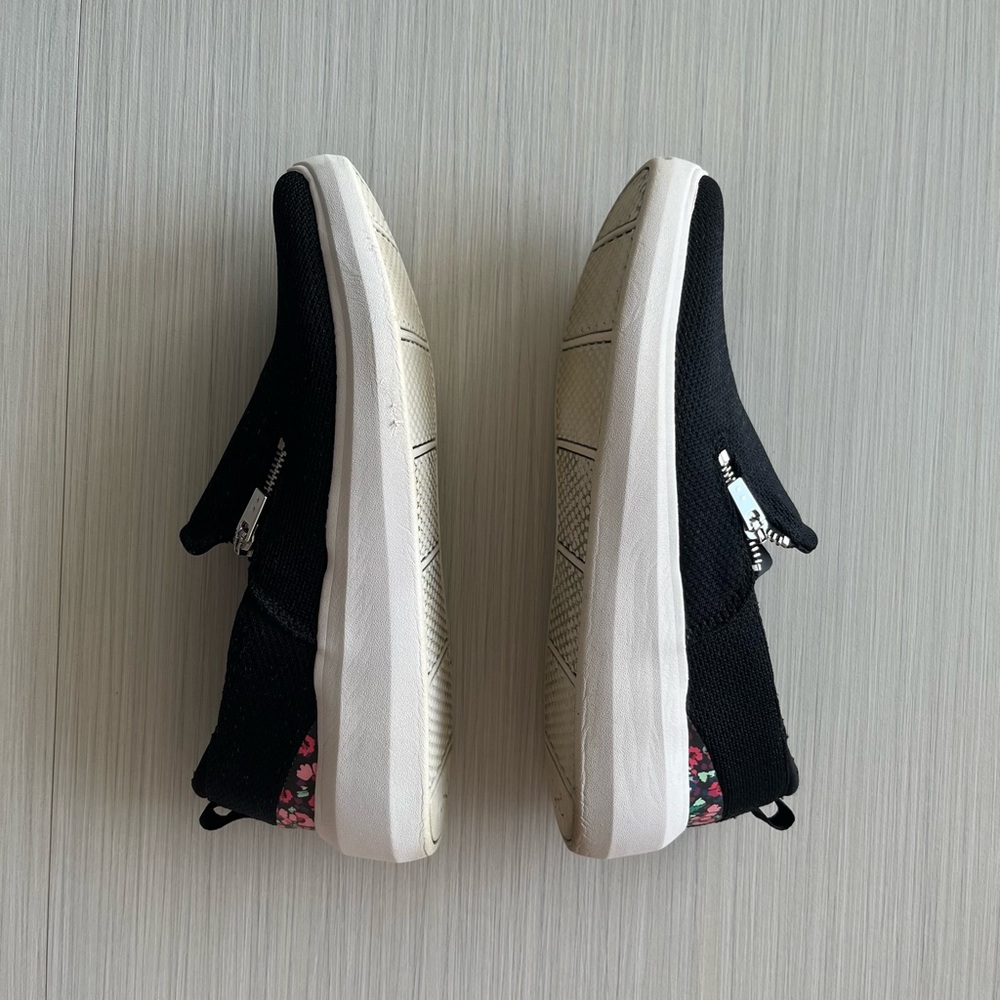 Slip ons - Picture 5 of 15